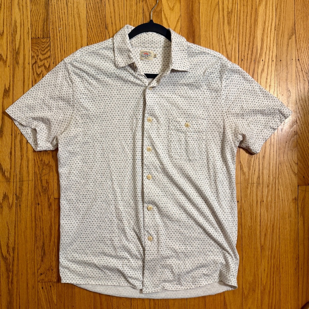 Faherty Men's White and Black Patterned Short Sleeve Shirt - Picture 2 of 4